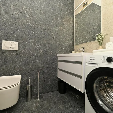 Mav Apt, New, Modern, Near Old Town, Free Parking