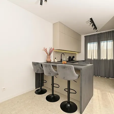 Mav Apt, New, Modern, Near Old Town, Free Parking Apartment Trogir