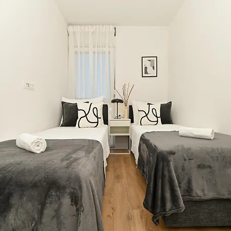 Apartment Mav Apt, New, Modern, Near Old Town, Free Parking