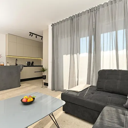 Daire Mav Apt, New, Modern, Near Old Town, Free Parking Trogir